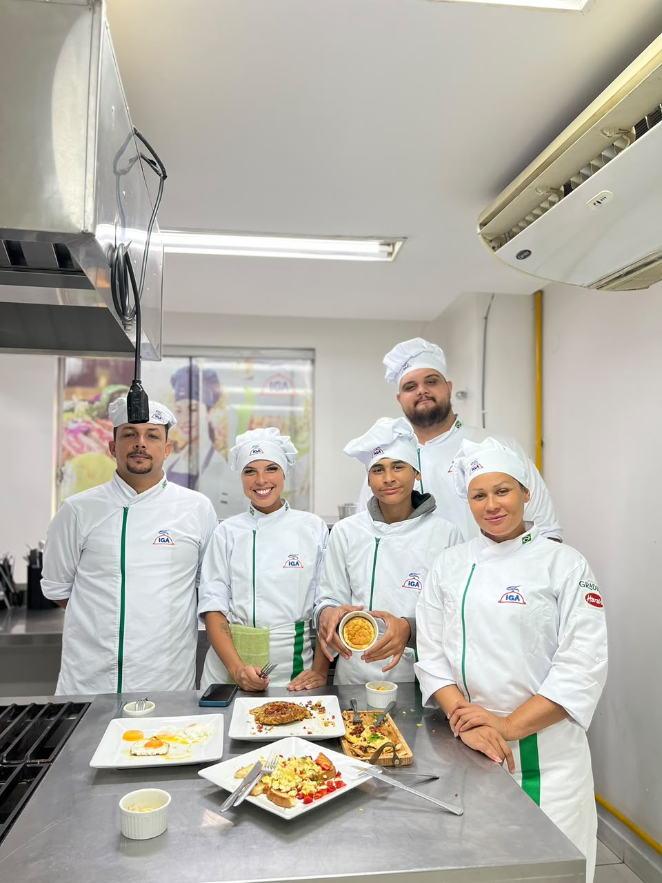 Aluno na cozinha do IGA Campo Grande