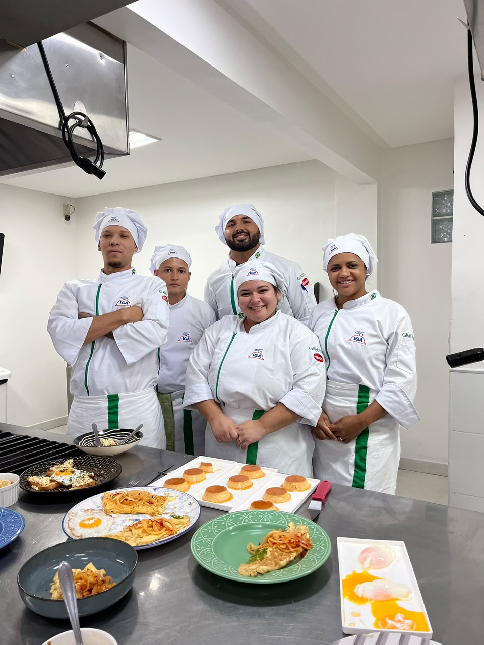 Aluno na cozinha do IGA Campo Grande